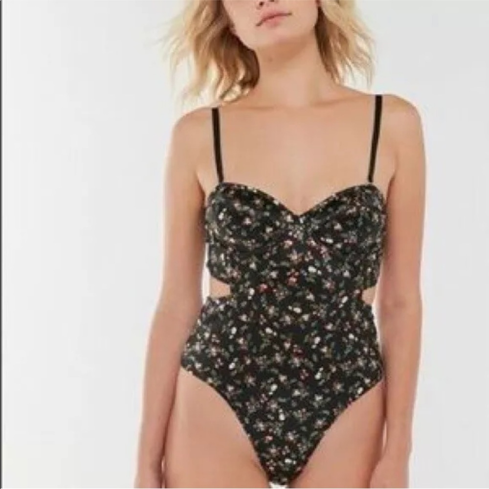Urban Outfitters Out from under Floral Bodysuit - Picture 6 of 6